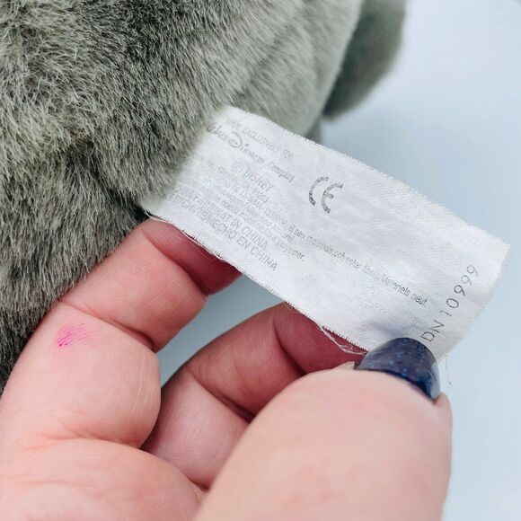 Disney Plush DUMBO the Elephant Soft Plush Stuffed Toy Red Hat & Clown Collar - Picture 6 of 9